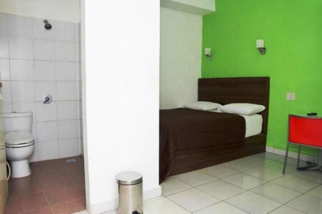 Hotel Mexico Berastagi Buitenkant foto